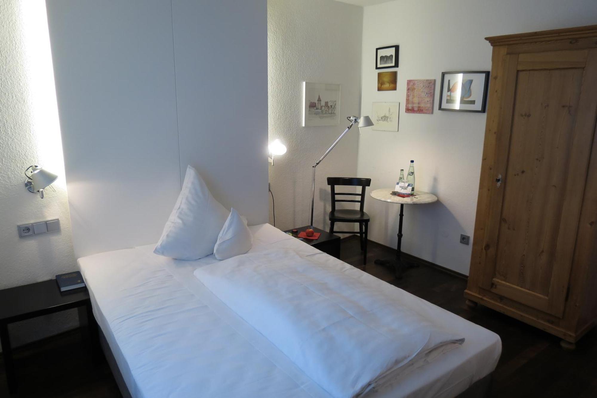 Hotel Am Main Veitshochheim Room photo