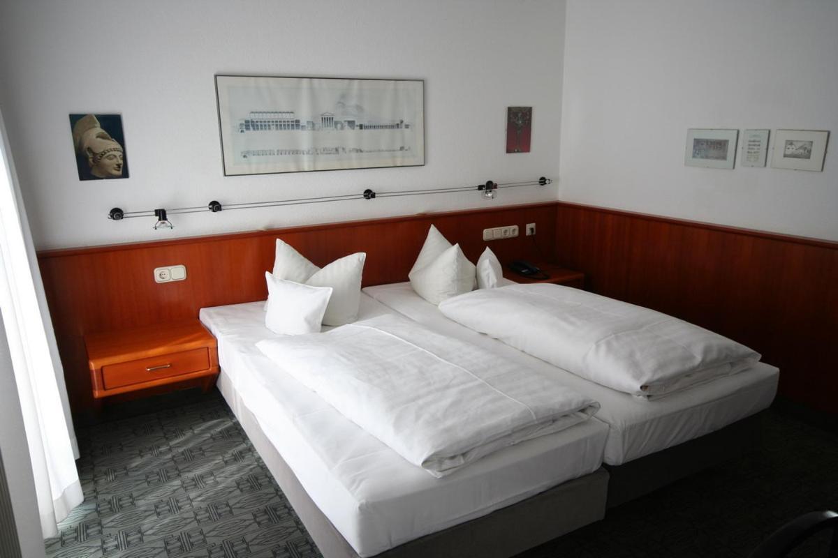 Hotel Am Main Veitshochheim Room photo