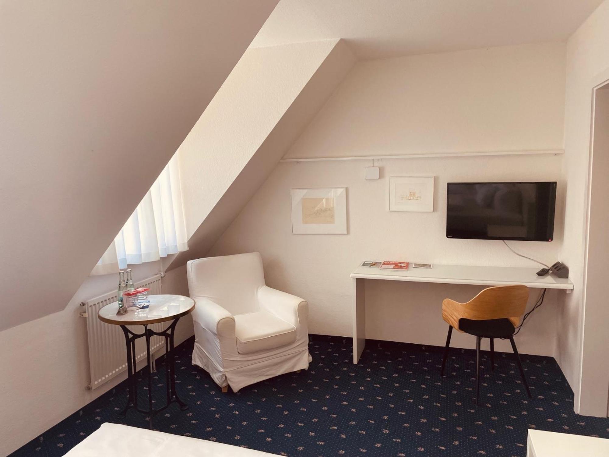 Hotel Am Main Veitshochheim Room photo